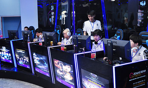 的机遇与挑 的机遇与挑